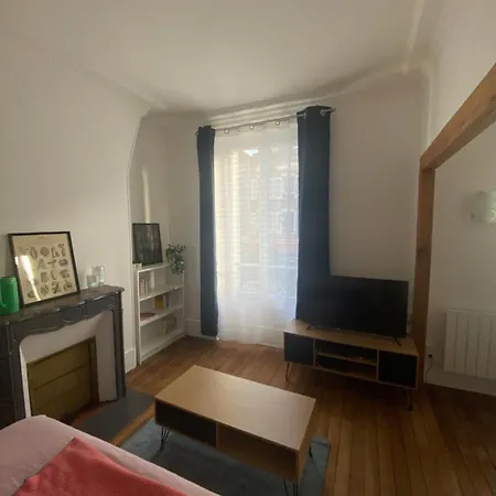 Bellevue Apartment *